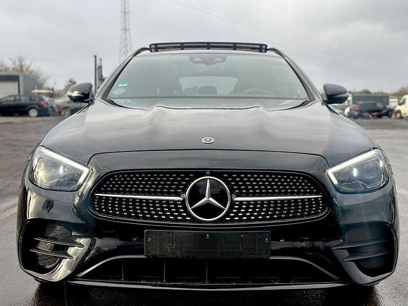 Gebraucht Mercedes E300 AMG 194 PS (142 kW) 2020 Schwarz Kombi
