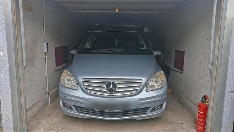 Grau Gebraucht 2006 Mercedes B200 Van / Kleinbus | 2.000 € (Guter Preis) - Bild 1/4