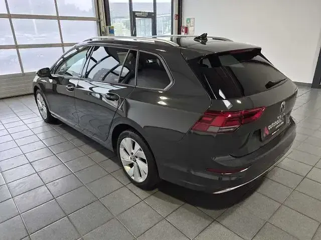 Gebraucht VW Golf VIII Move 110 PS (80 kW) 2024 Grau Kombi
