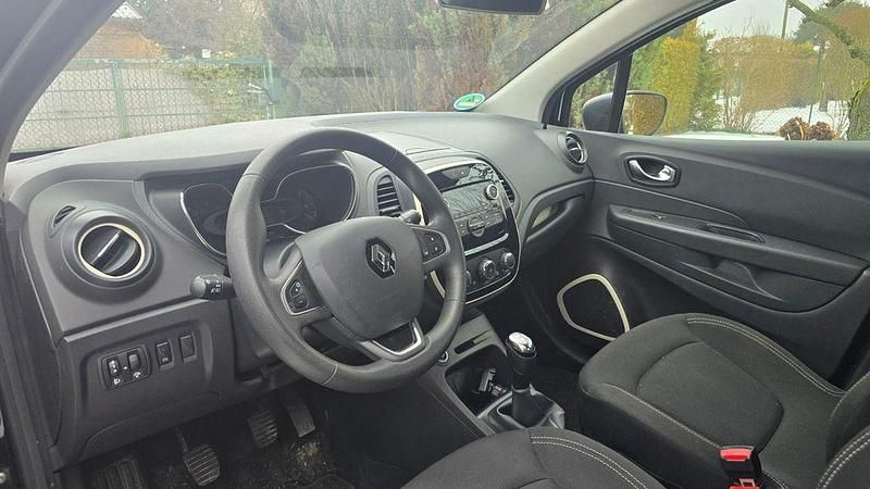Gebraucht Renault Captur Life 90 PS (66 kW) 2017 Schwarz SUV