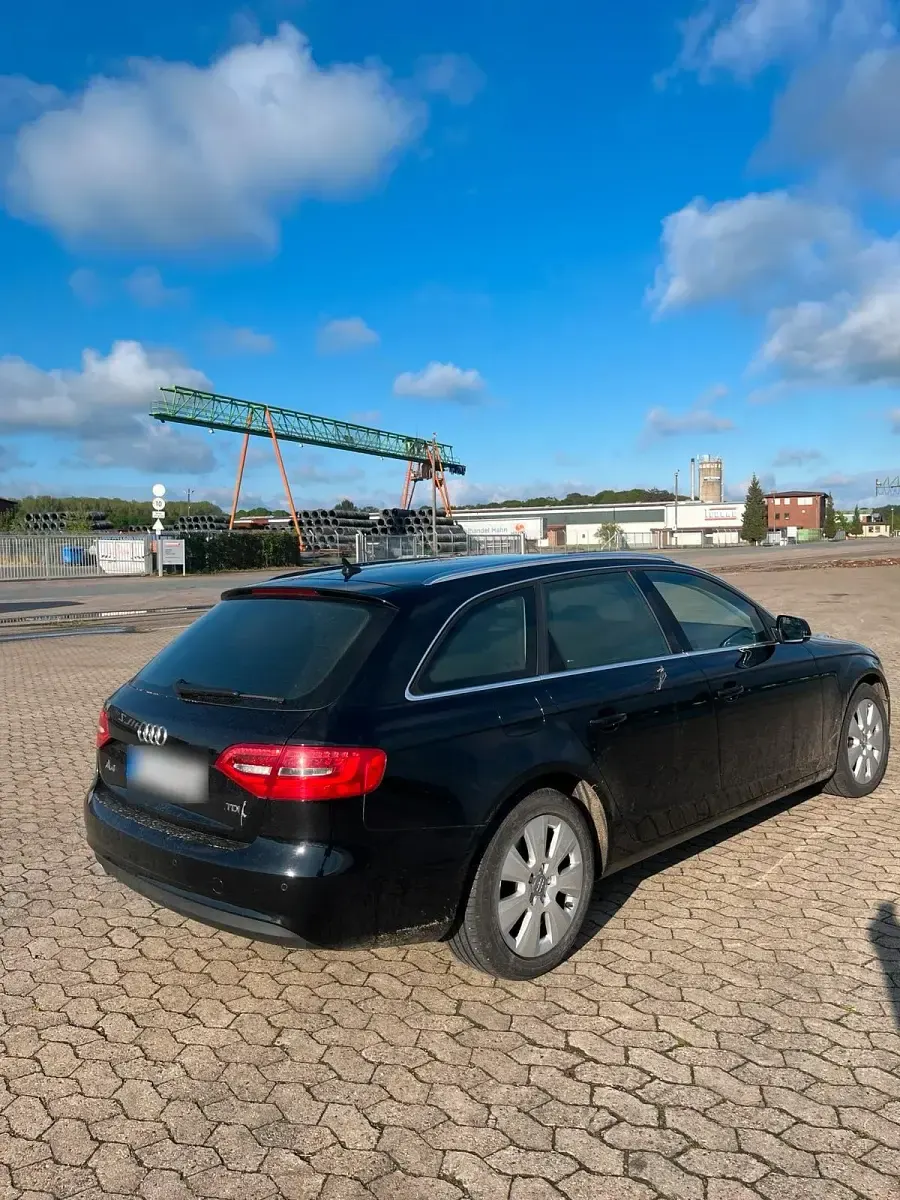 Gebraucht Audi A4 150 PS (110 kW) 2015 Schwarz Kombi