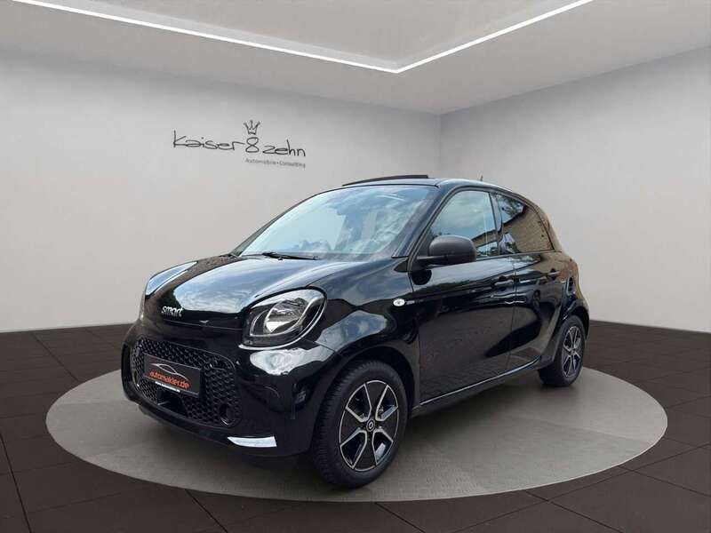 Schwarz Gebraucht 2021 Smart ForFour Electric Drive Passion Kleinwagen | 11.453 € (Fairer Preis) - Bild 1/4