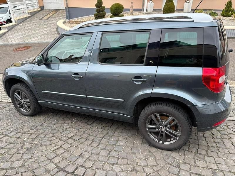 Gebraucht Skoda Yeti Ambition 125 PS (91 kW) 2017 Grau SUV