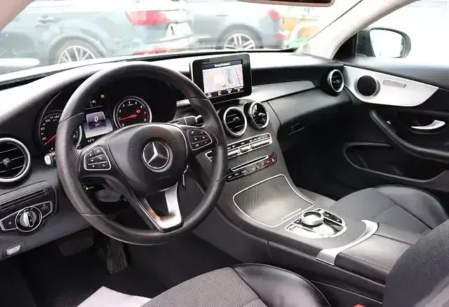 Gebraucht Mercedes C180 156 PS (114 kW) 2017 Weiß Coupé