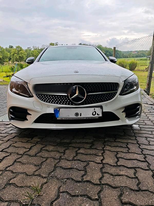 Weiß Gebraucht 2019 Mercedes C200 AMG Kombi | 28.499 € - Bild 1/4
