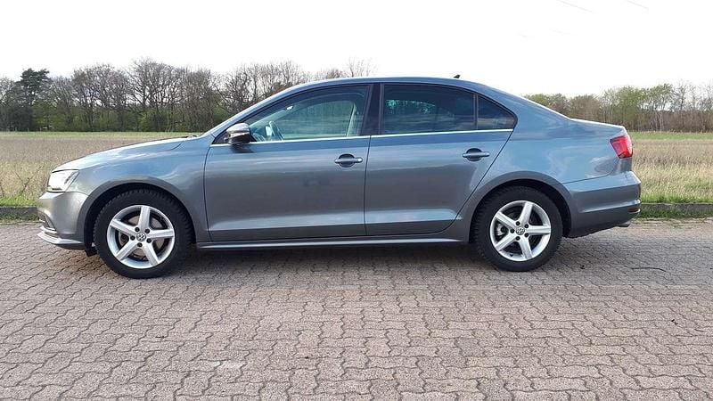 Second-hand VW Jetta 125 CP (91 kW) 2015 Gri Berlinǎ
