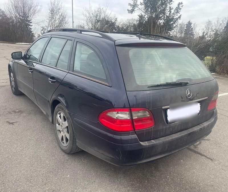 Gebraucht Mercedes E220 Classic 170 PS (125 kW) 2007 Blau Kombi