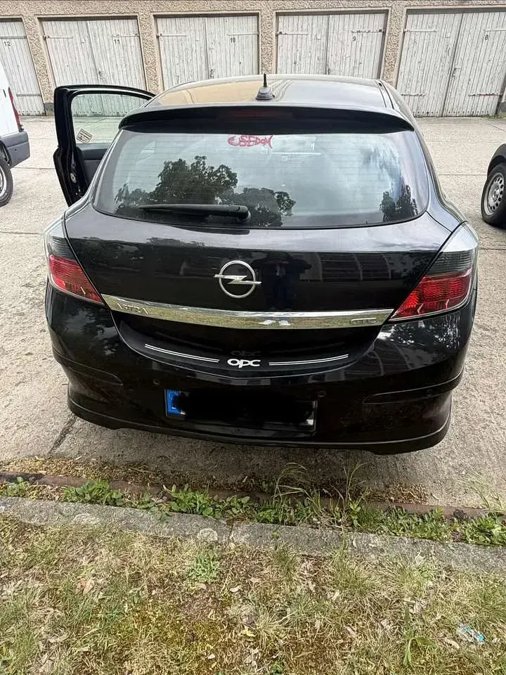 Gebraucht Opel Astra GTC OPC 116 PS (85 kW) 2008 Schwarz Coupé