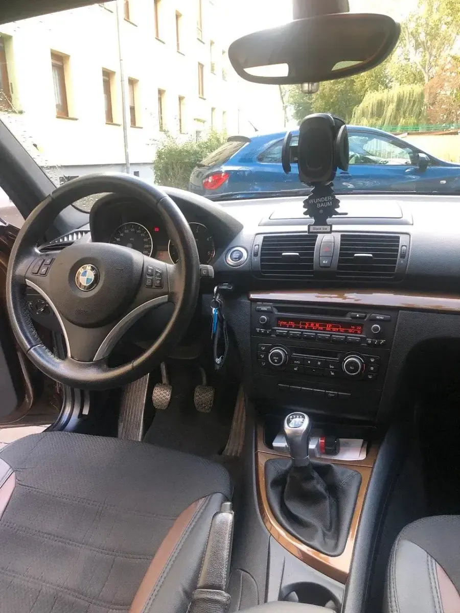 Gebraucht BMW 118 143 PS (105 kW) 2010 Braun Kleinwagen