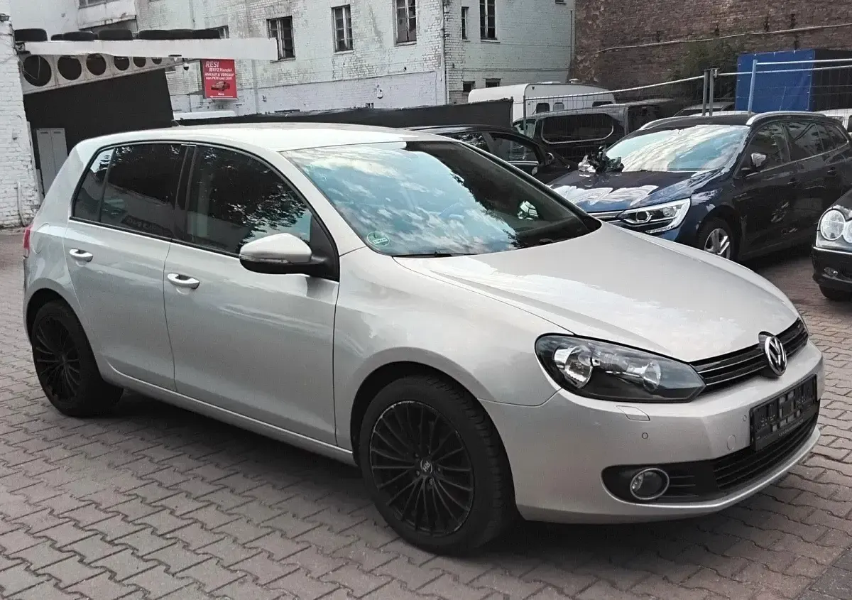 Gebraucht VW Golf VI Comfortline 122 PS (89 kW) 2010 Gold Kleinwagen