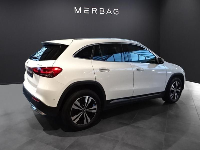 Gebraucht Mercedes GLA200 Progressive 150 PS (110 kW) 2022 Weiß SUV