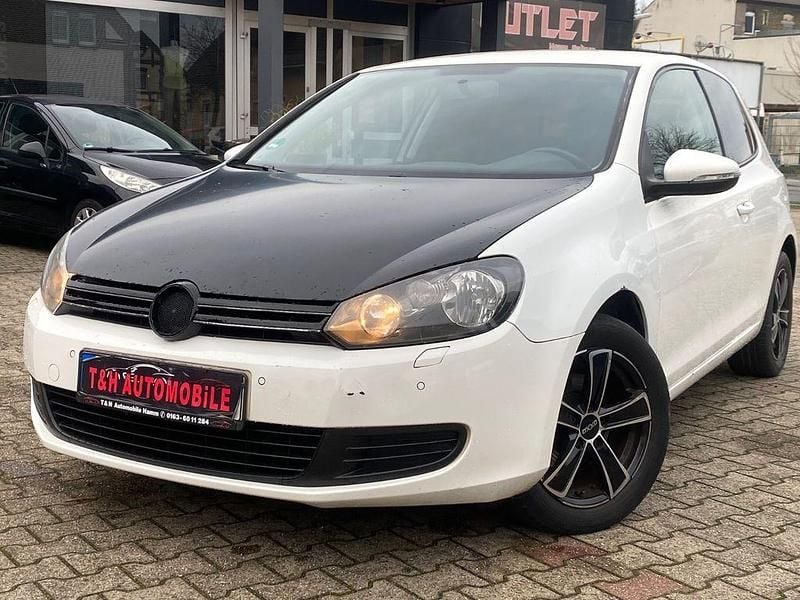 Weiß Gebraucht 2009 VW Golf VI Comfortline Kleinwagen | 3.350 € (Guter Preis) - Bild 1/4