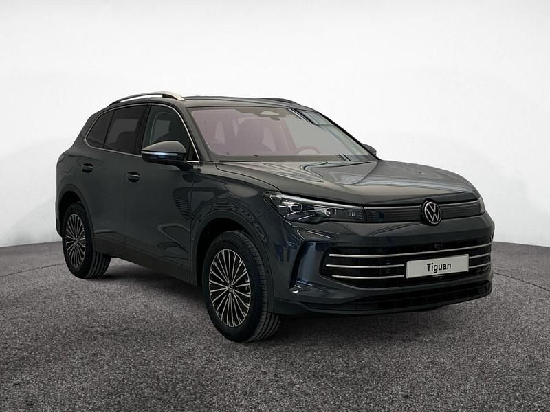 Gebraucht VW Tiguan Elegance 204 PS (150 kW) 2025 Grau SUV