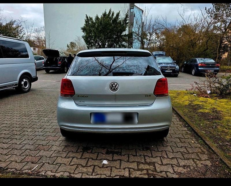 Gebraucht VW Polo 75 PS (55 kW) 2009 Silber Kleinwagen