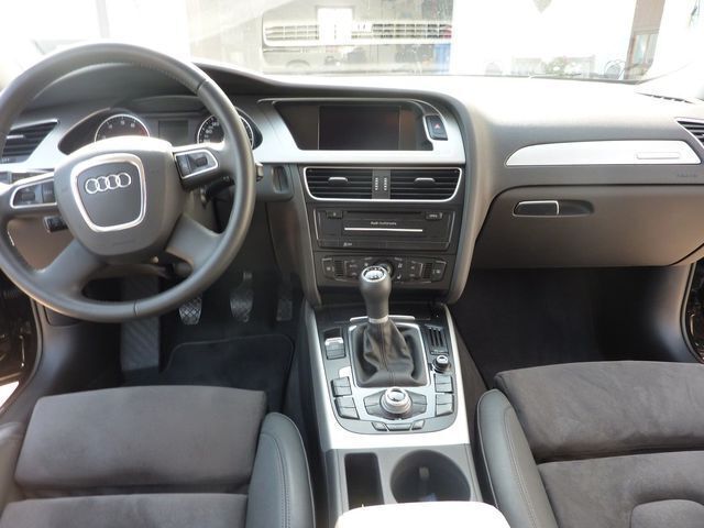 Gebraucht Audi A4 Ambiente 211 PS (155 kW) 2011 Schwarz metallic Limousine