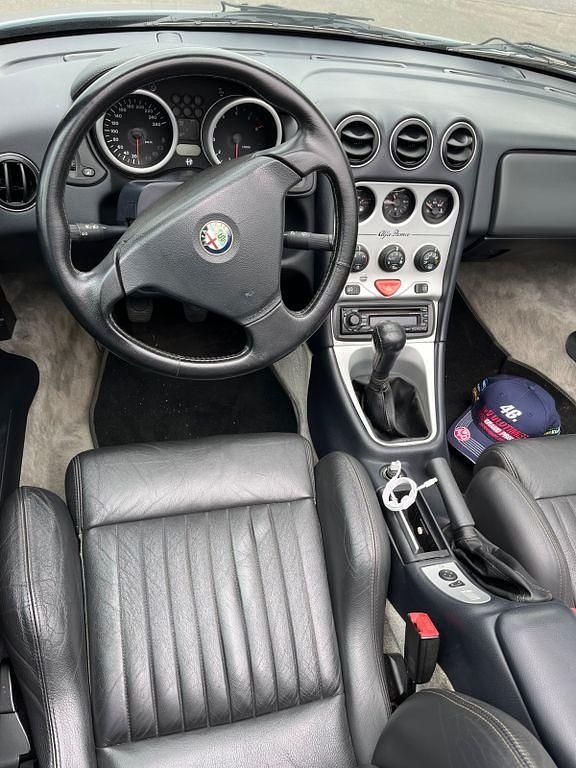Gebraucht Alfa Romeo Spider 150 PS (110 kW) 2002 Silber Cabrio