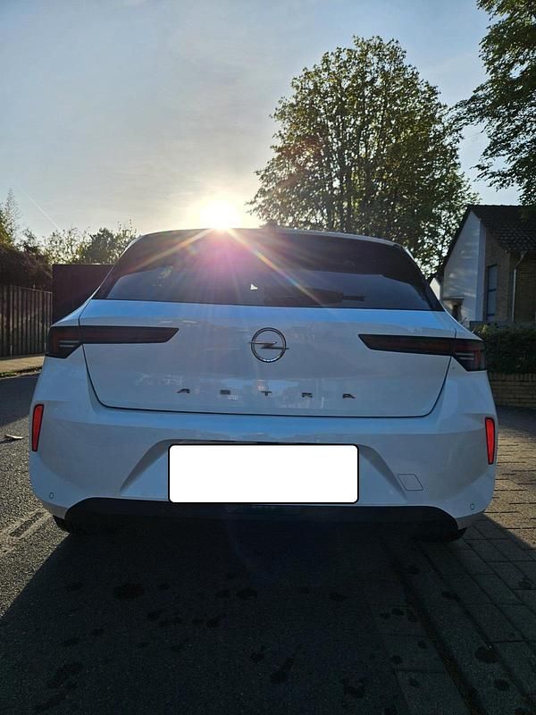 Occasion Opel Astra Edition 131 ch (96 kW) 2024 Blanc Citadine