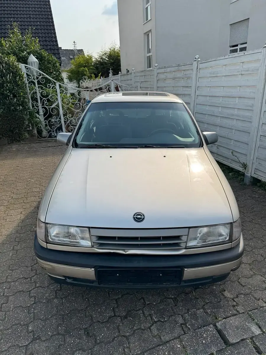 Gebraucht Opel Vectra 116 PS (85 kW) 1991 Gold Kleinwagen