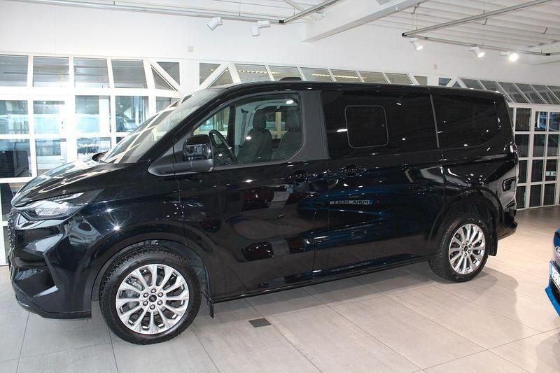 Gebraucht Ford Tourneo Titanium 170 PS (125 kW) 2025 Schwarz Van / Kleinbus