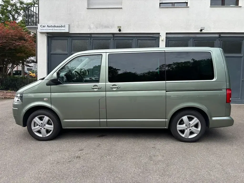 Gebraucht VW Multivan Comfortline 179 PS (131 kW) 2010 Grün Van / Kleinbus