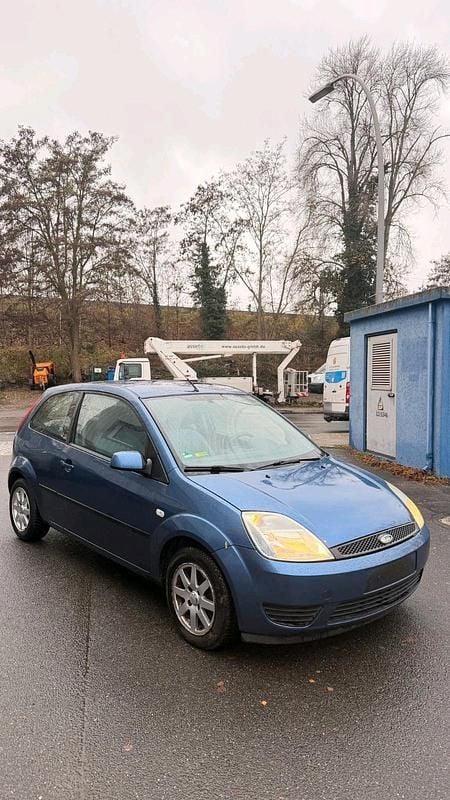 Gebraucht Ford Fiesta 70 PS (51 kW) 2005 Blau Kleinwagen