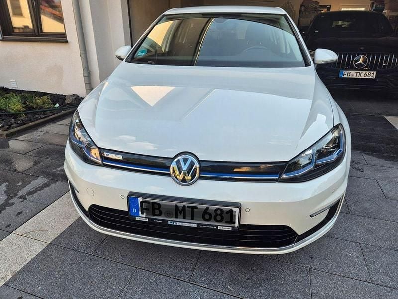 Weiß Gebraucht 2017 VW e-Golf Kleinwagen | 12.500 € (Guter Preis) - Bild 1/4