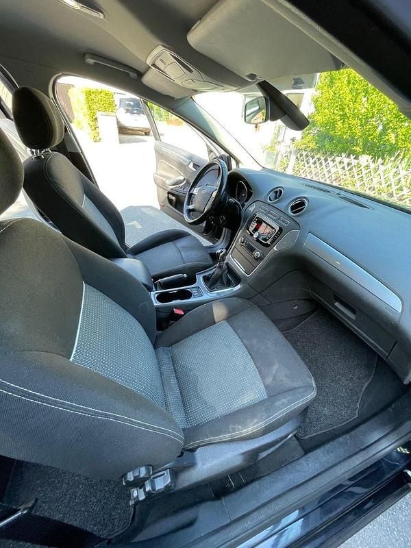Gebraucht Ford Mondeo Ambiente 120 PS (88 kW) 2011 Schwarz Kombi