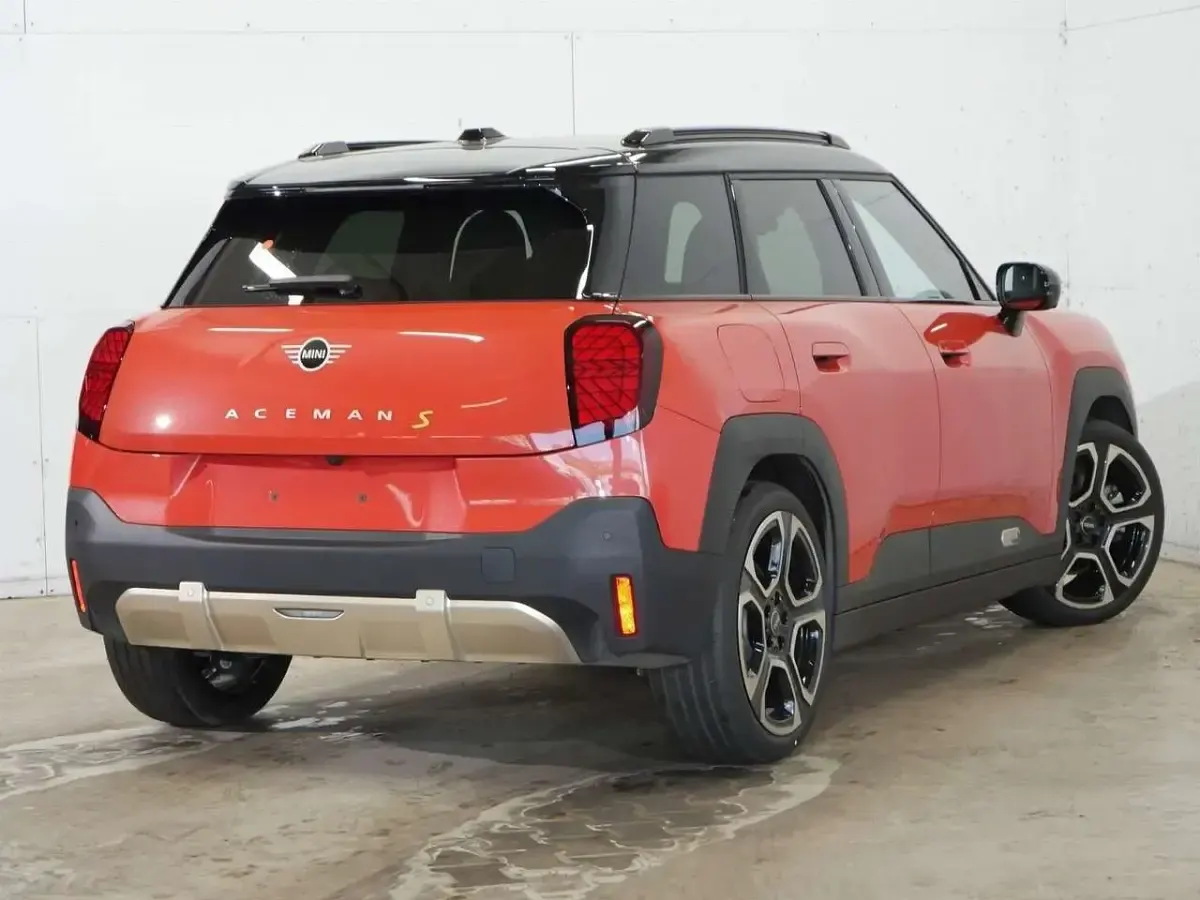 Gebraucht Mini Aceman Favoured 160 kW (218 PS) 2025 Rebel red SUV