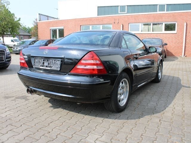 Gebraucht Mercedes SLK200 163 PS (119 kW) 2003 Schwarz Cabrio
