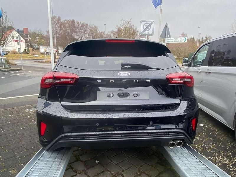 Neu Ford Focus ST-Line X 125 PS (91 kW) 2025 Obsidianschwarz metallic Limousine