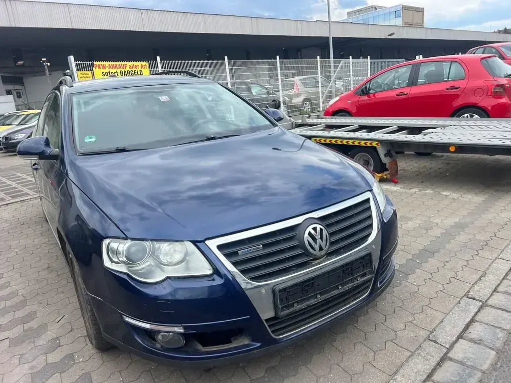 Usata VW Passat 143 CV (105 kW) 2010 Blu Station wagon