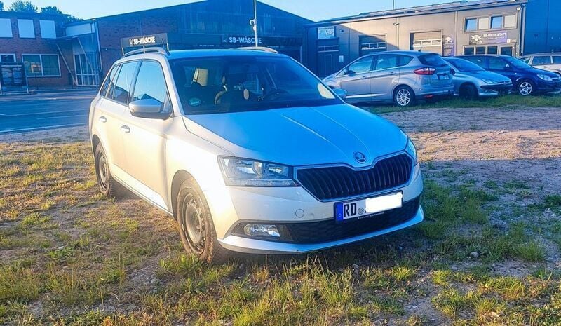 Silber Gebraucht 2020 Skoda Fabia Cool Plus Kombi | 11.900 € (Guter Preis) - Bild 1/4