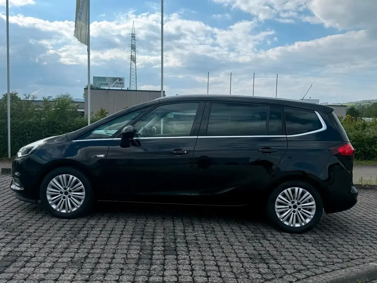 Gebraucht Opel Zafira 120 PS (88 kW) 2018 Schwarz Van / Kleinbus