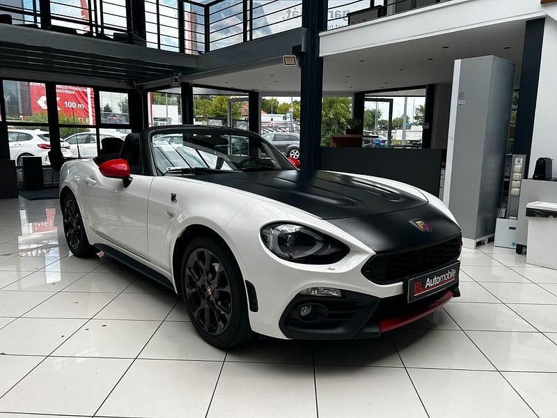 Weiß Gebraucht 2017 Abarth 124 Spider Basis Cabrio | 28.290 € (Fairer Preis) - Bild 1/4