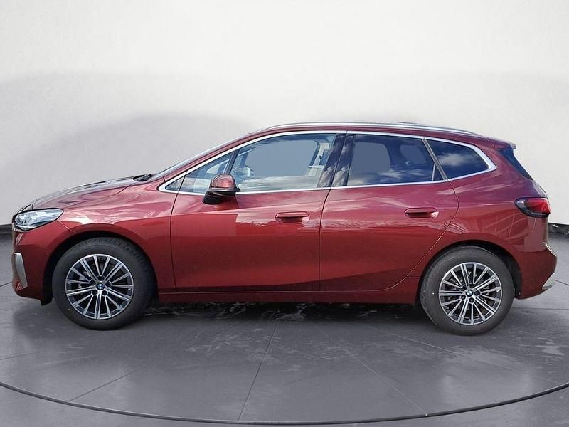 Gebraucht BMW 220 Active Tourer Sport Line 156 PS (114 kW) 2025 Rot Van / Kleinbus