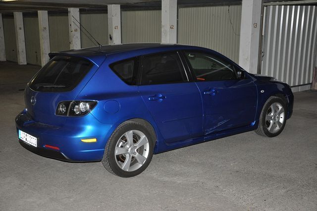 Używany Mazda 3 Inclusive 150 KM (110 kW) 2004 Niebieski Sedan/Limuzyna