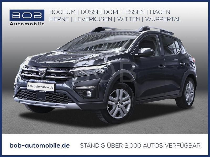 Kometengrau metalli (grau) Gebraucht 2021 Dacia Sandero Stepway Kleinwagen | 10.470 € (Fairer Preis) - Bild 1/3