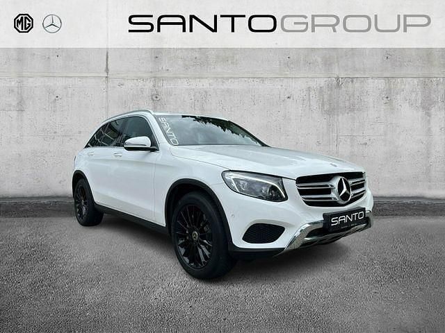 Weiß Gebraucht 2018 Mercedes GLC250 Exclusive SUV | 30.890 € (Etwas zu teuer) - Bild 1/4