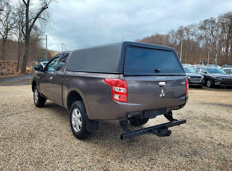 Gebraucht Mitsubishi L200 154 PS (113 kW) 2018 Braun Pickup