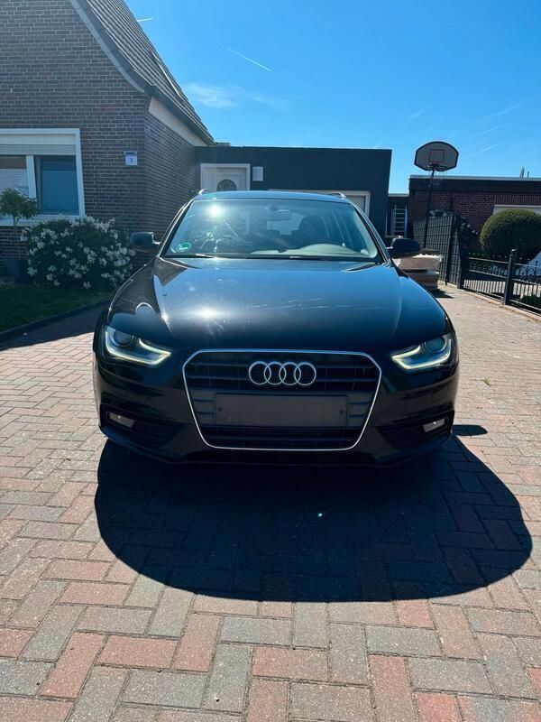 Schwarz Gebraucht 2011 Audi A4 Kombi | 6.300 € (Guter Preis) - Bild 1/4