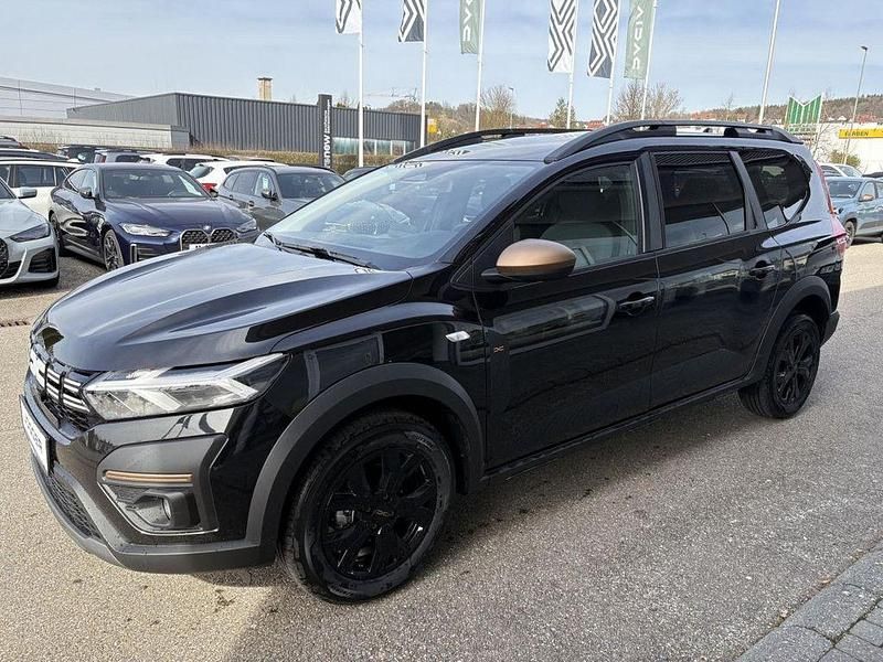 Neu Dacia Jogger Extreme 140 PS (102 kW) 2025 Schwarz Van / Kleinbus