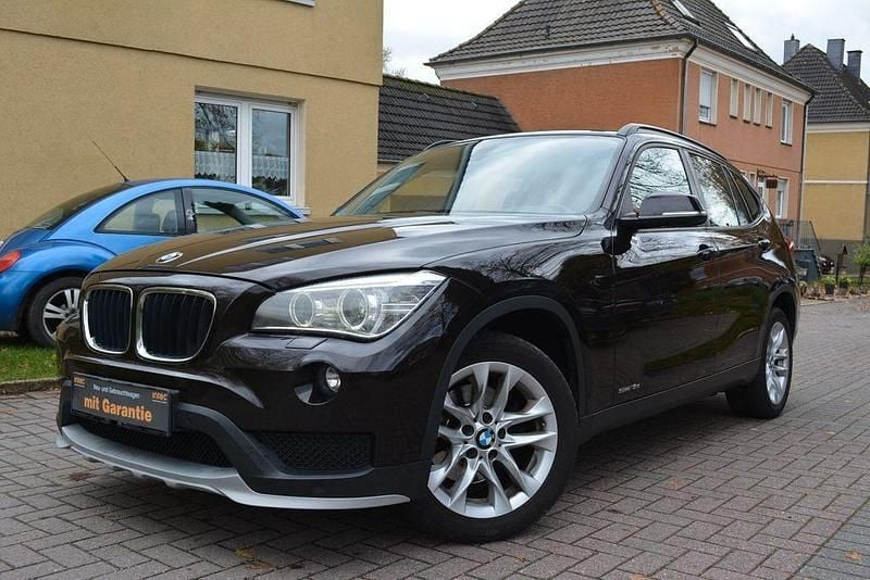 Braun Gebraucht 2014 BMW X1 Advantage SUV | 7.890 € (Guter Preis) - Bild 1/4