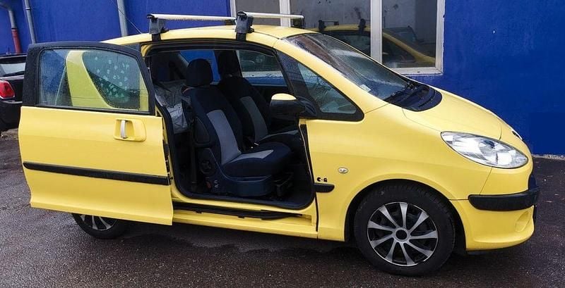 Gebraucht Peugeot 1007 73 PS (53 kW) 2006 Gelb Van / Kleinbus