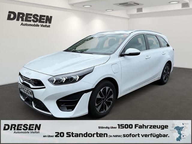 (hw2) deluxeweiss met. Gebraucht 2024 Kia Ceed Sportswagon Kombi | 23.980 € (Superpreis) - Bild 1/4