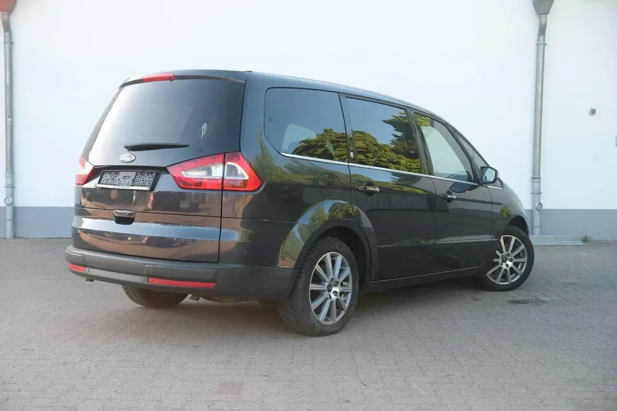 Używany Ford Galaxy 163 KM (119 kW) 2011 Czarny Minivan