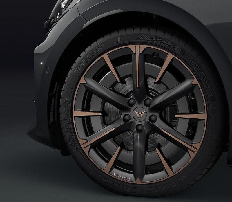 Neu Cupra Born Endurance 169 kW (231 PS) 2026 Timanfaya grau Kleinwagen