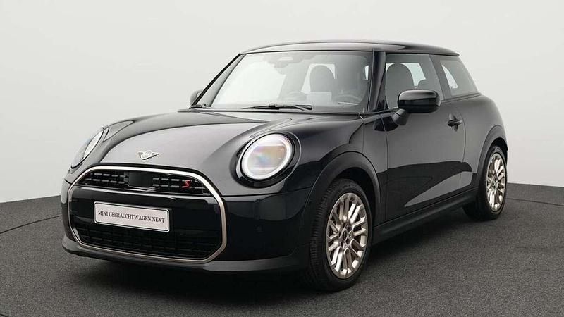 Schwarz Gebraucht 2024 Mini Cooper S Favoured Kleinwagen | 27.445 € (Fairer Preis) - Bild 1/4