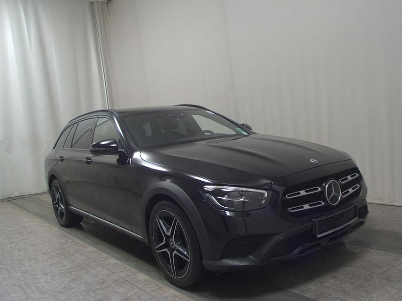 Gebraucht Mercedes E220 All-Terrain 200 PS (147 kW) 2022 Schwarz Kombi