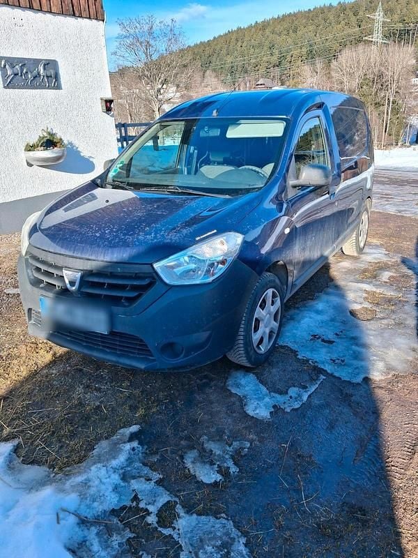 Blau Gebraucht 2015 Dacia Dokker Van / Kleinbus | 2.900 € (Guter Preis) - Bild 1/4