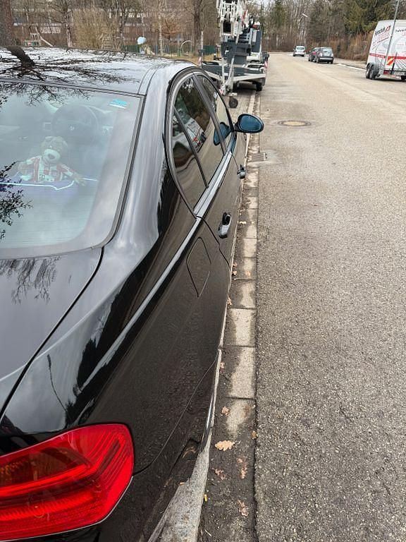 Gebraucht BMW 320 Advantage 177 PS (130 kW) 2006 Schwarz Limousine